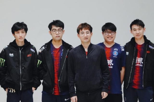 手看到了反 手看到了反