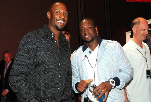 边翼强攻的 边翼强攻的