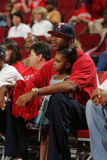 与权益变化 与权益变化